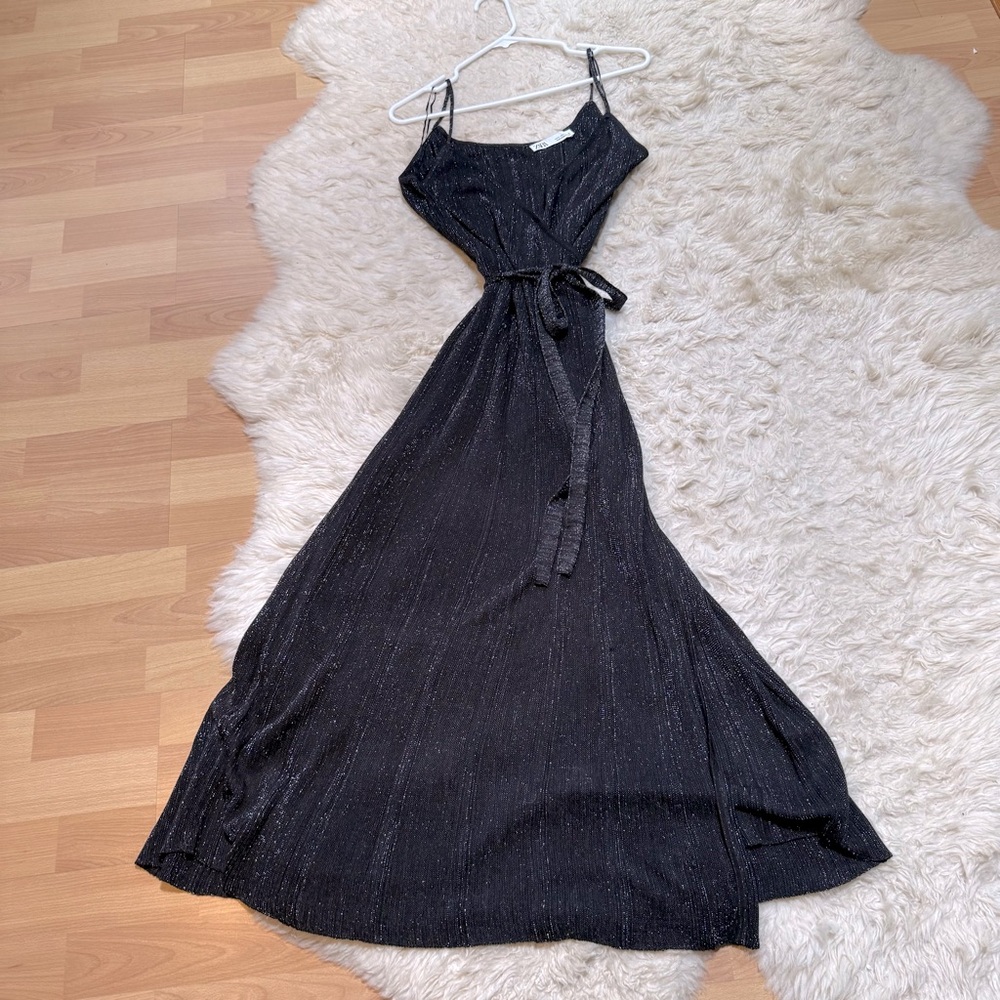 Black with navy lyrics fine sweater in it wrap dress